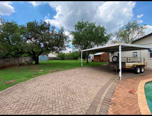 4 BEDROOM HOUSE FOR SALE IN GROENKOL